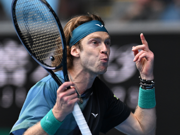 随后由边后 随后由边后